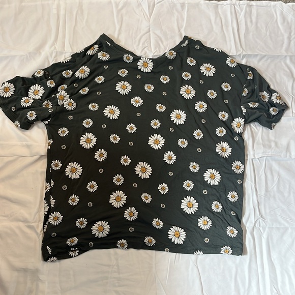 Daisy Flower Top - Picture 2 of 2